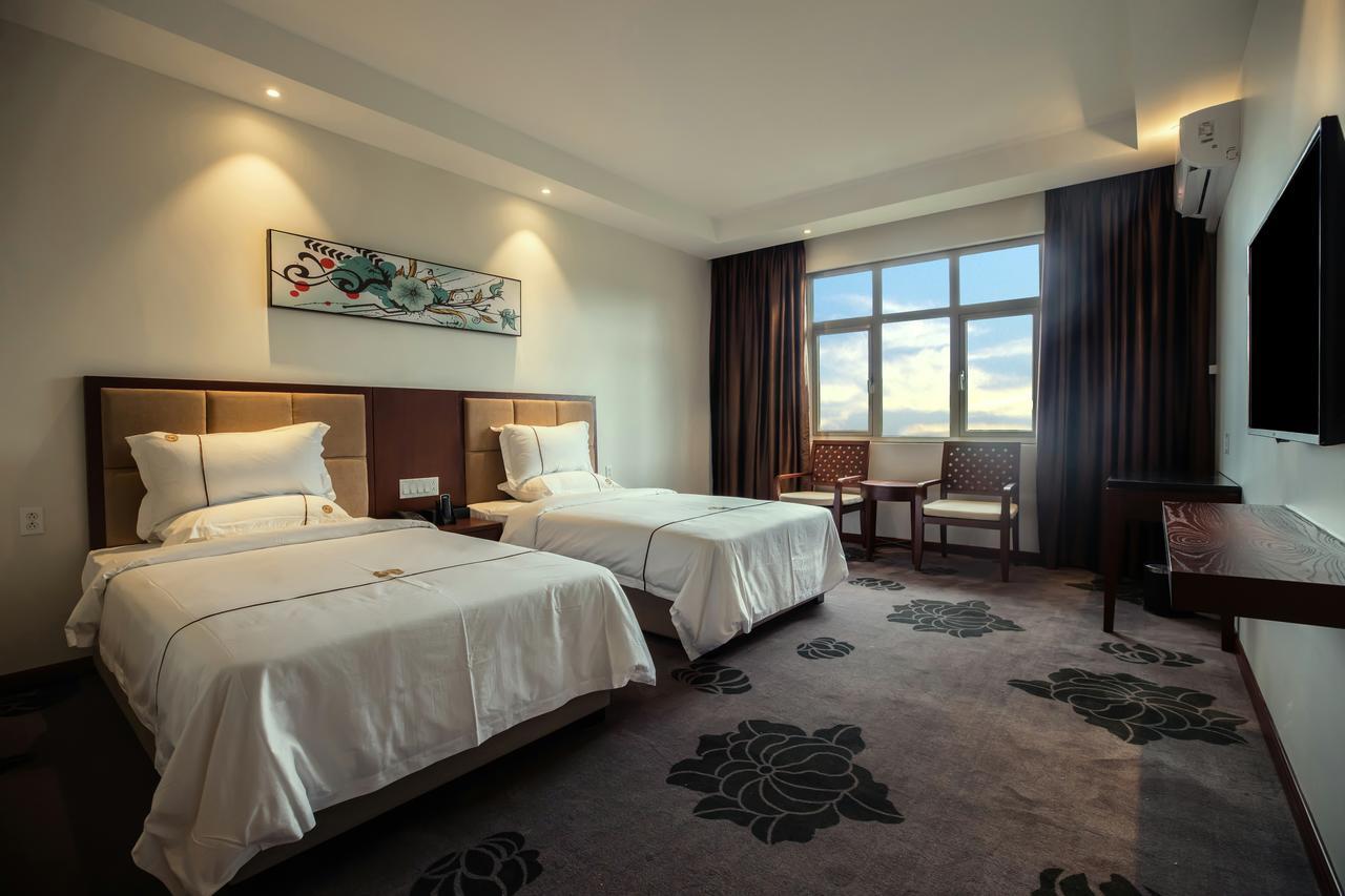 Tf Seaside Hotel Гарапан Экстерьер фото